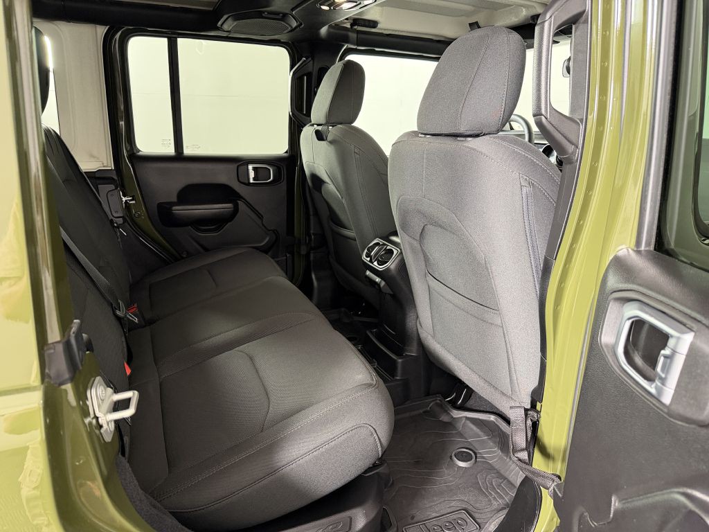 2023 Jeep Wrangler Image 33
