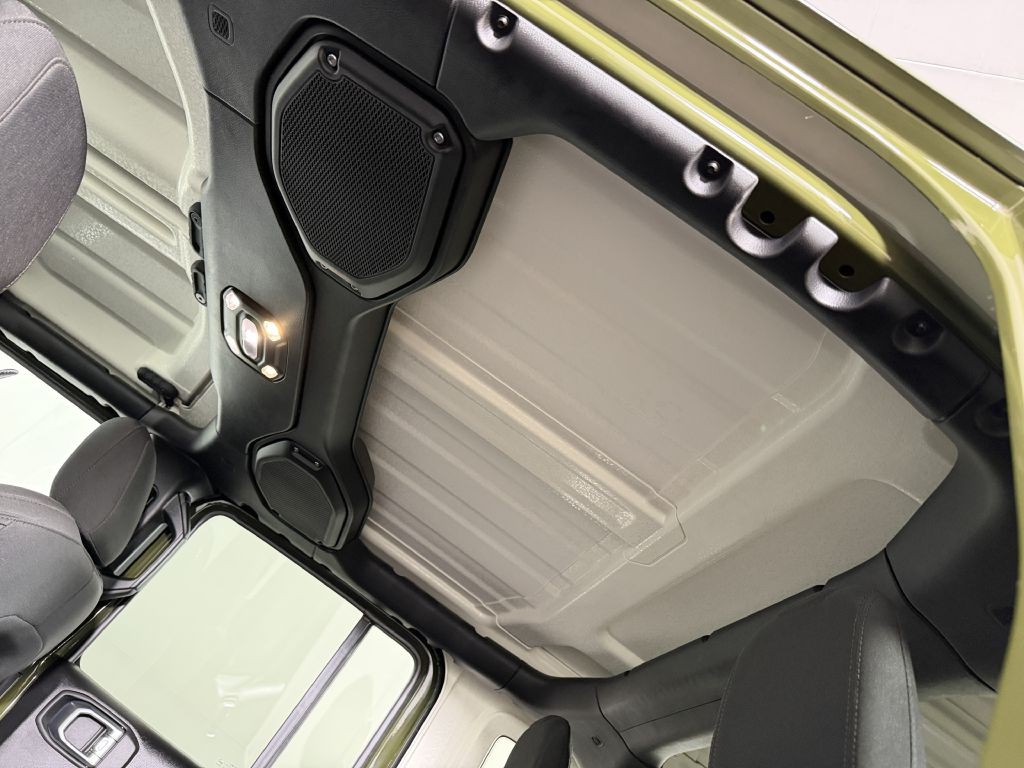 2023 Jeep Wrangler Image 39