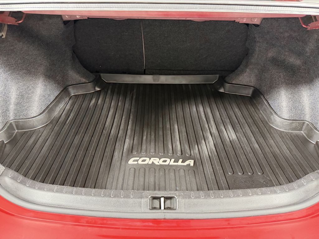2015 Toyota Corolla Image 12