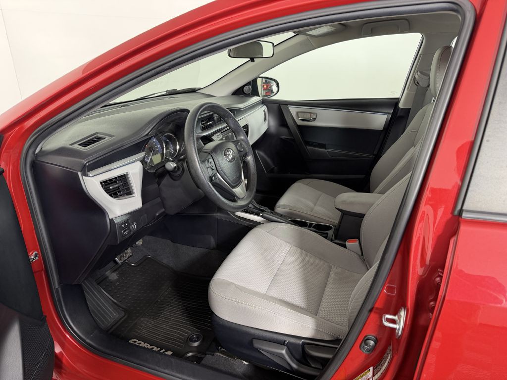 2015 Toyota Corolla Image 18