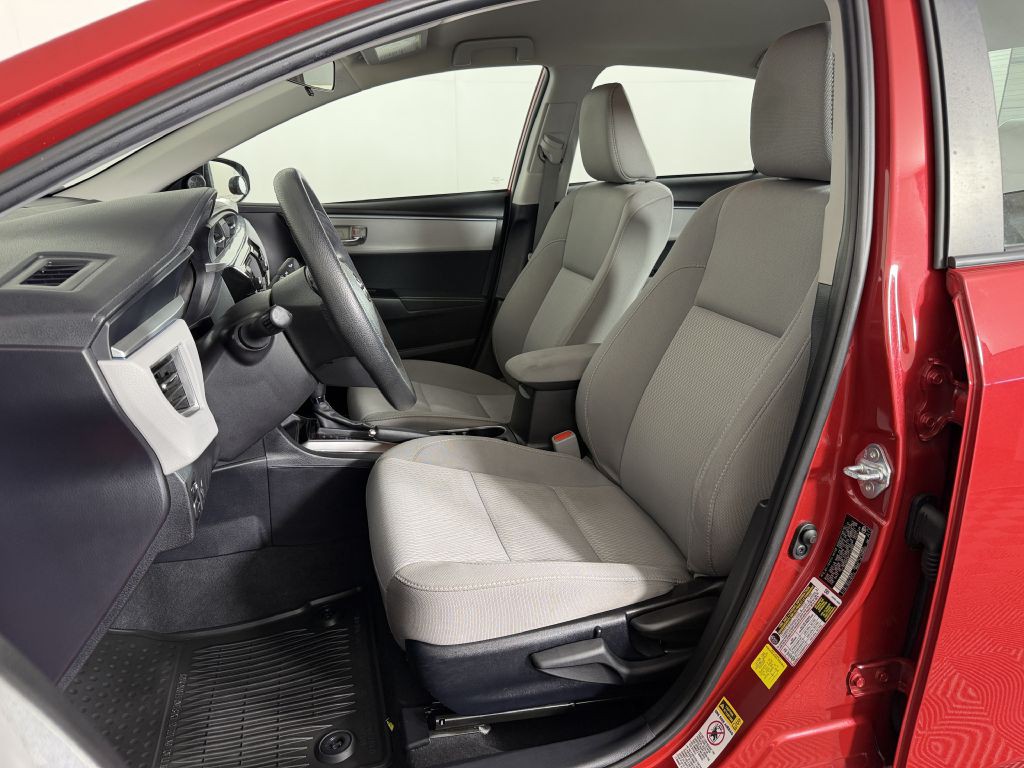 2015 Toyota Corolla Image 19