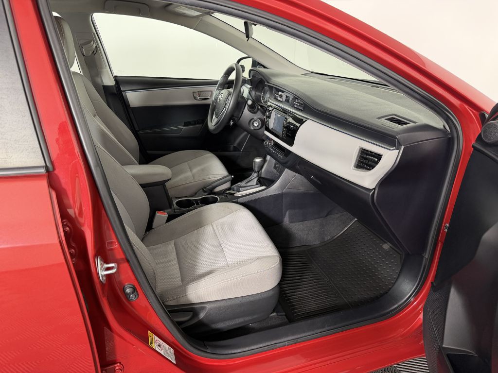 2015 Toyota Corolla Image 26