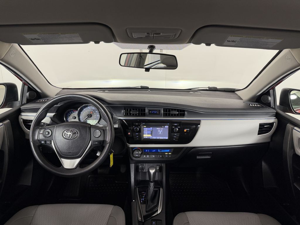 2015 Toyota Corolla Image 28