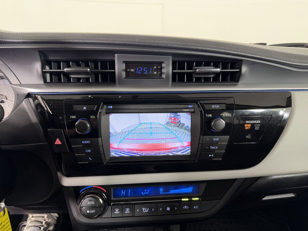 2015 Toyota Corolla Image 33
