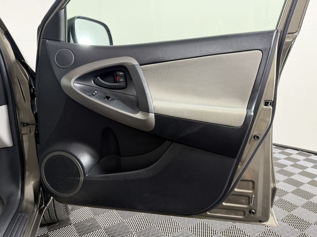 2010 Toyota Rav4 Image 31