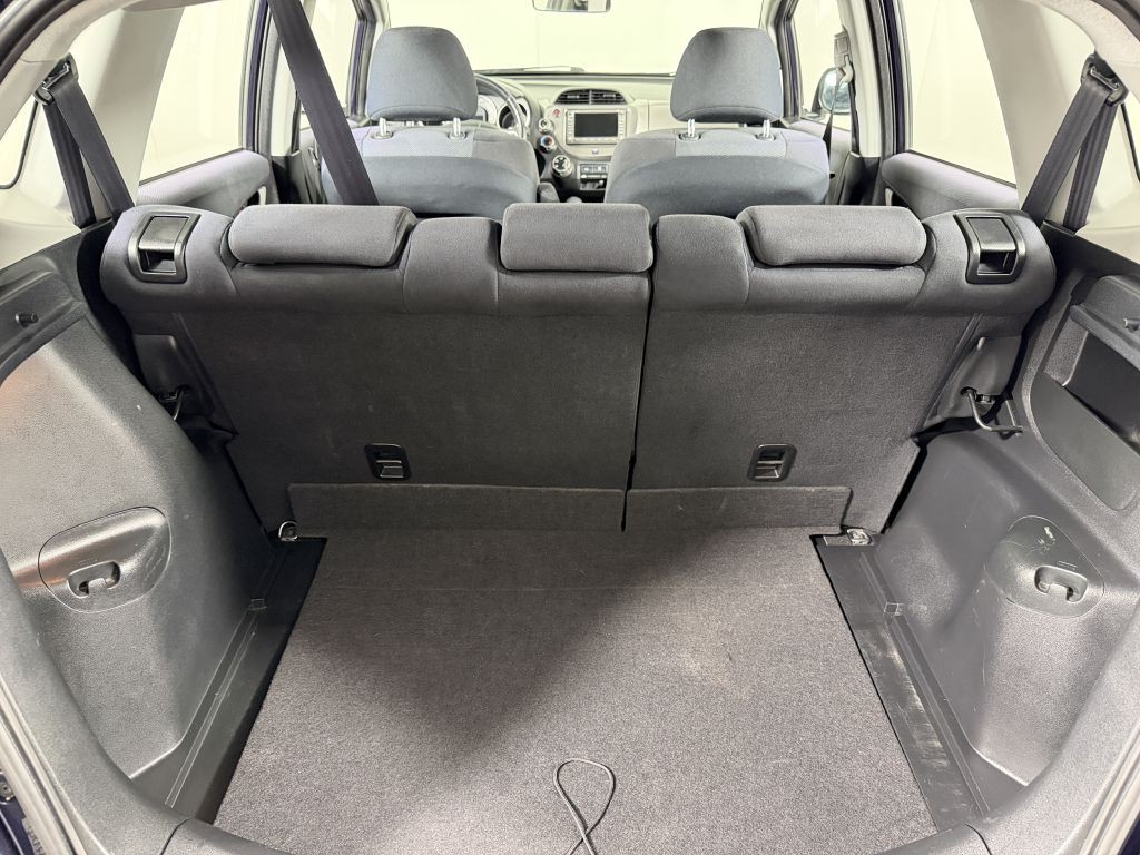 2010 Honda Fit Image 18