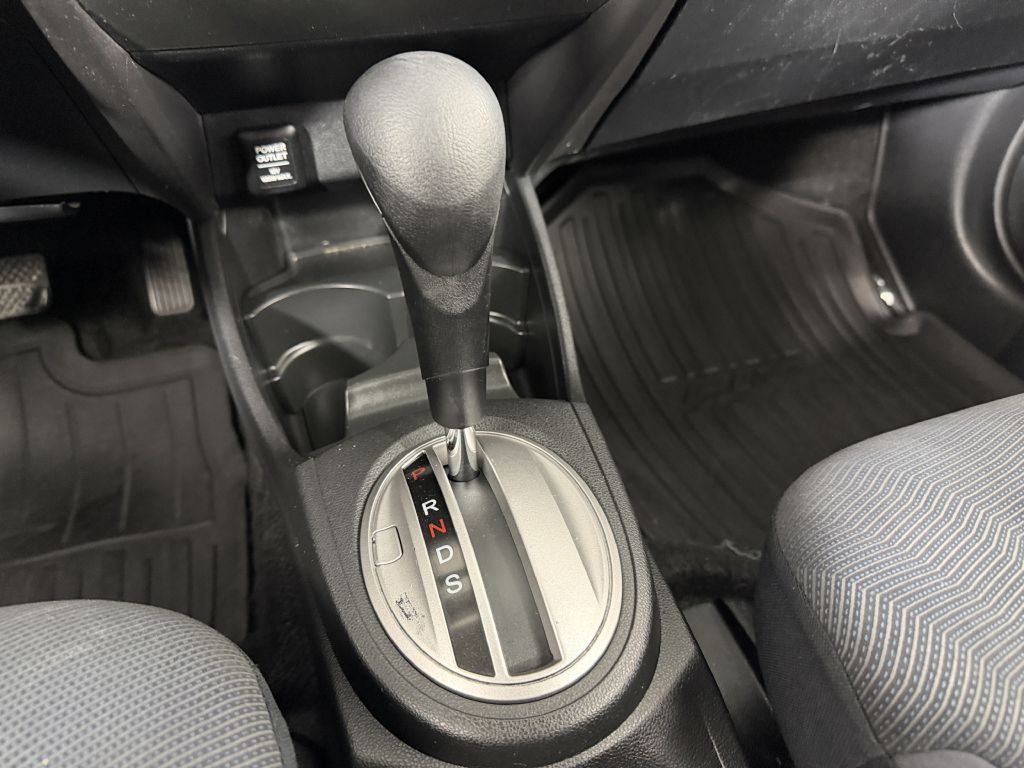 2010 Honda Fit Image 25