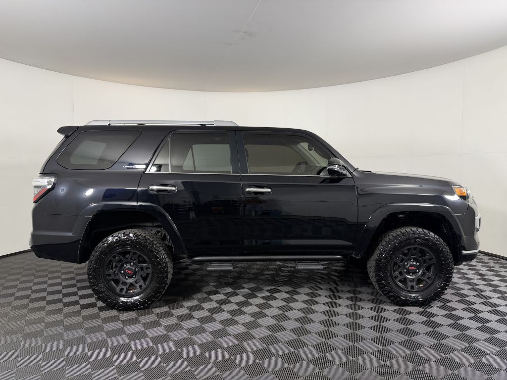 2017 Toyota 4Runner Image 4
