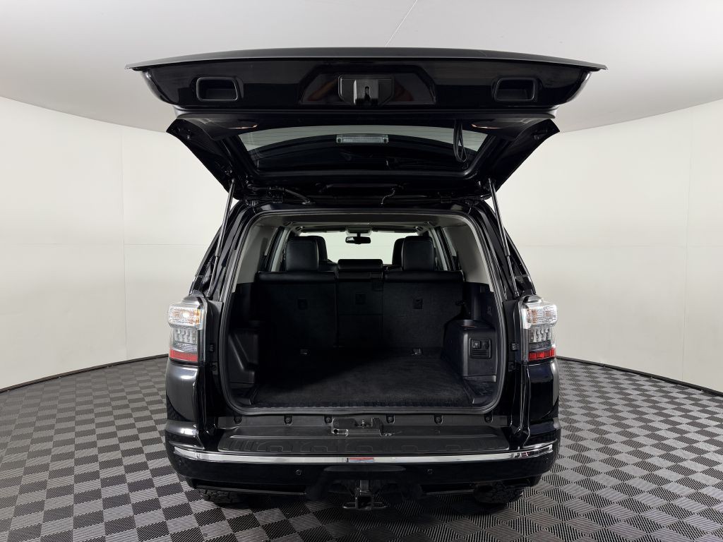 2017 Toyota 4Runner Image 8