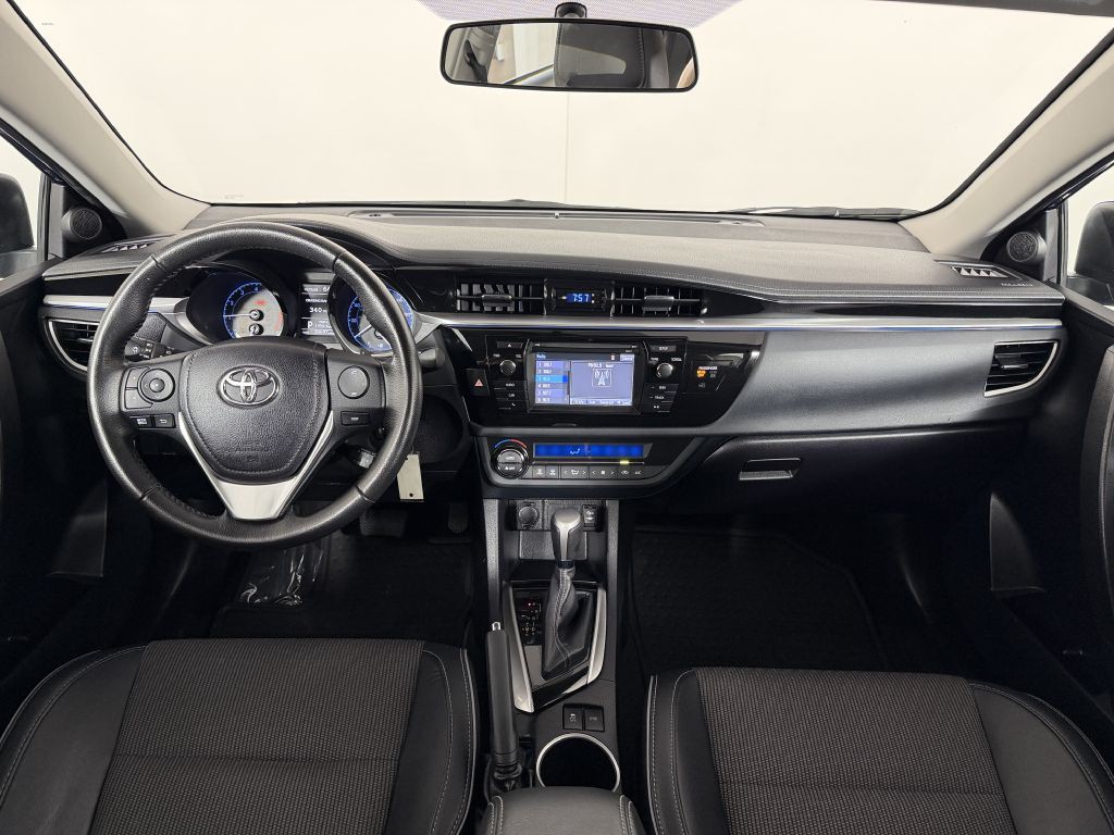 2016 Toyota Corolla Image 16