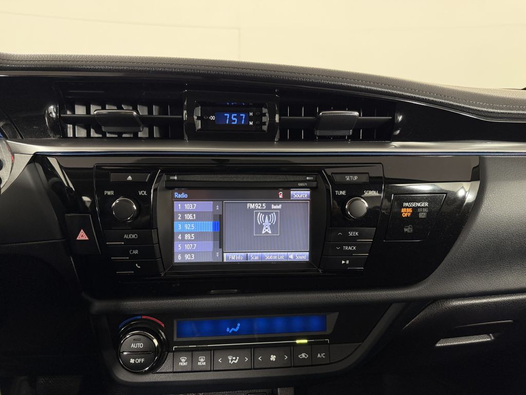 2016 Toyota Corolla Image 34