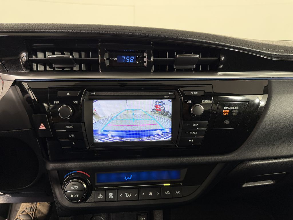 2016 Toyota Corolla Image 38