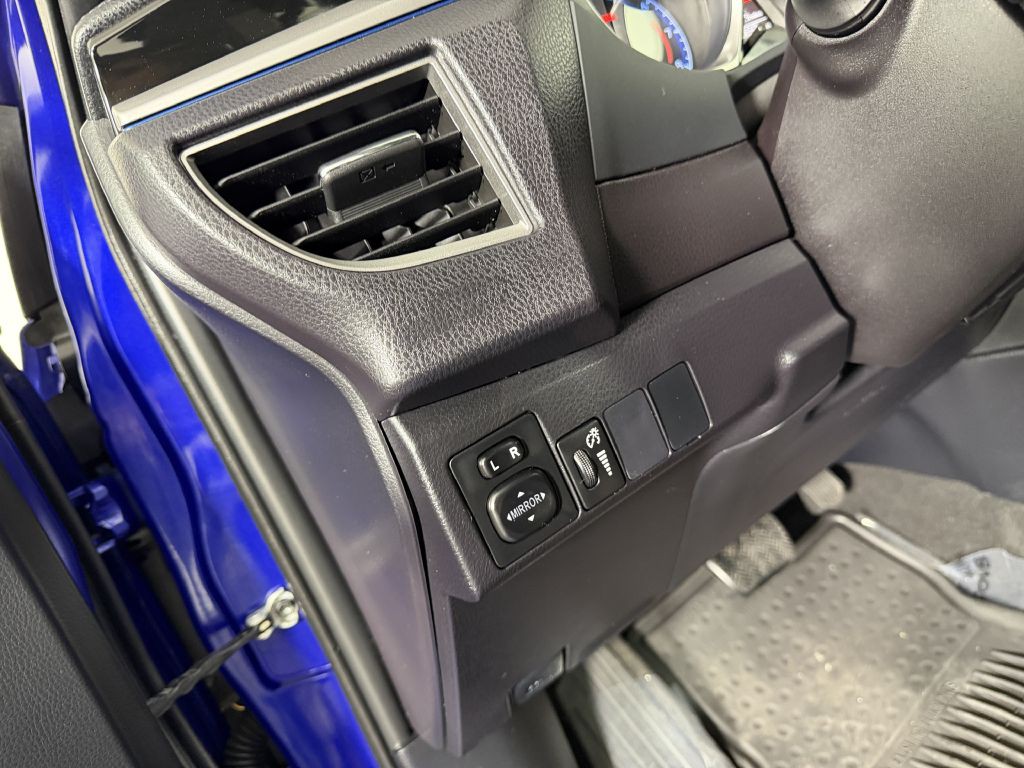2016 Toyota Corolla Image 40