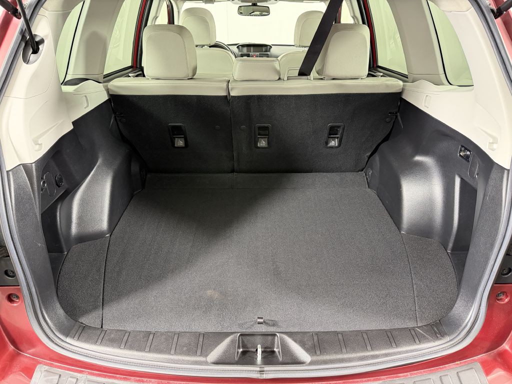 2014 Subaru Forester Image 12