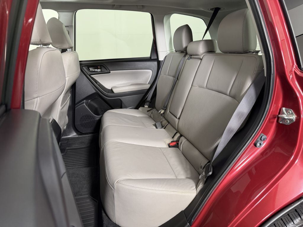 2014 Subaru Forester Image 21