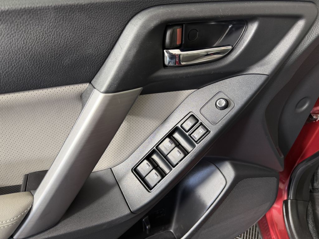 2014 Subaru Forester Image 39