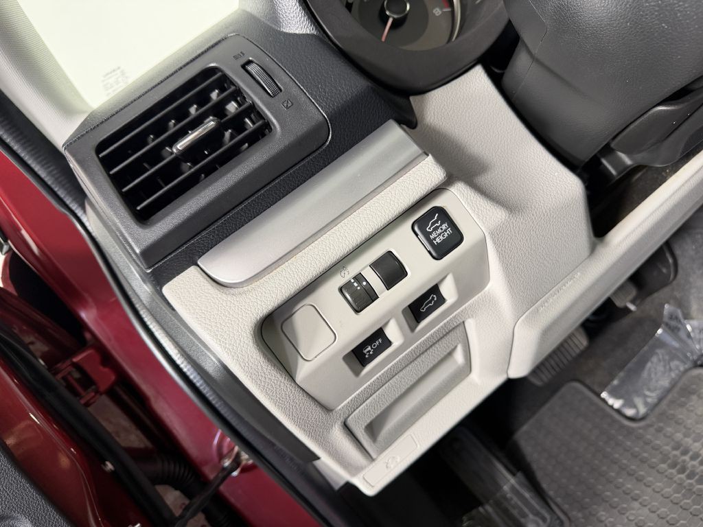 2014 Subaru Forester Image 40