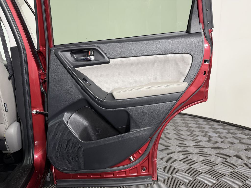 2014 Subaru Forester Image 44