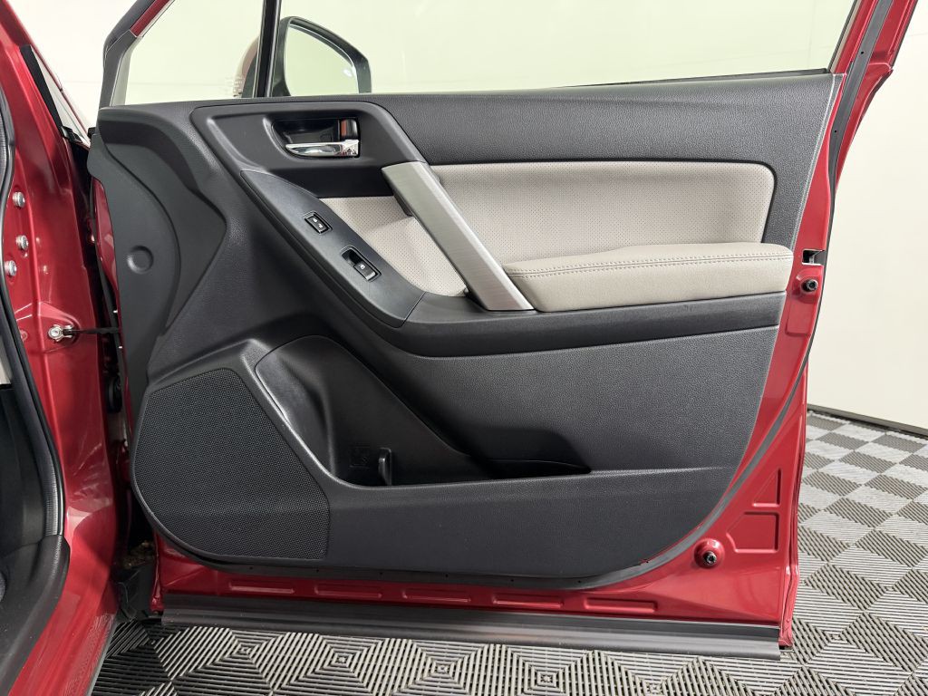 2014 Subaru Forester Image 46