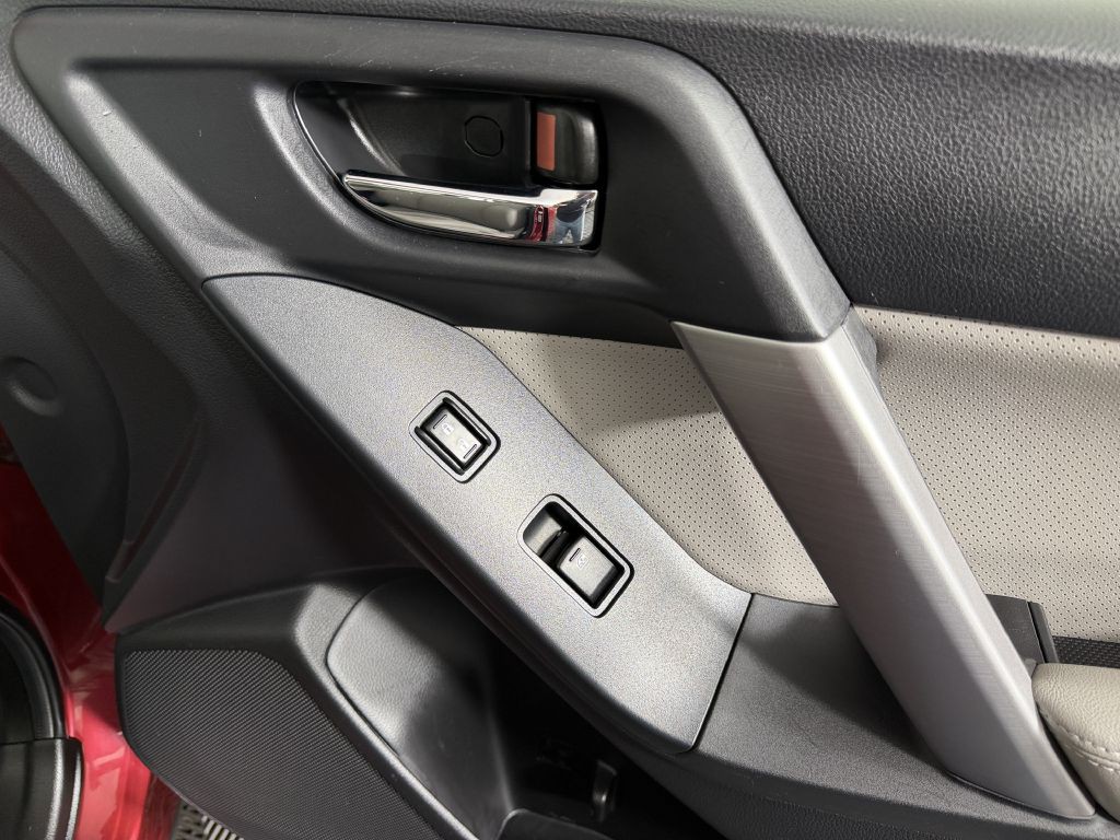 2014 Subaru Forester Image 47