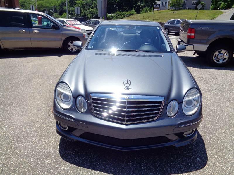 2009 Mercedes-Benz E-Class Image 3