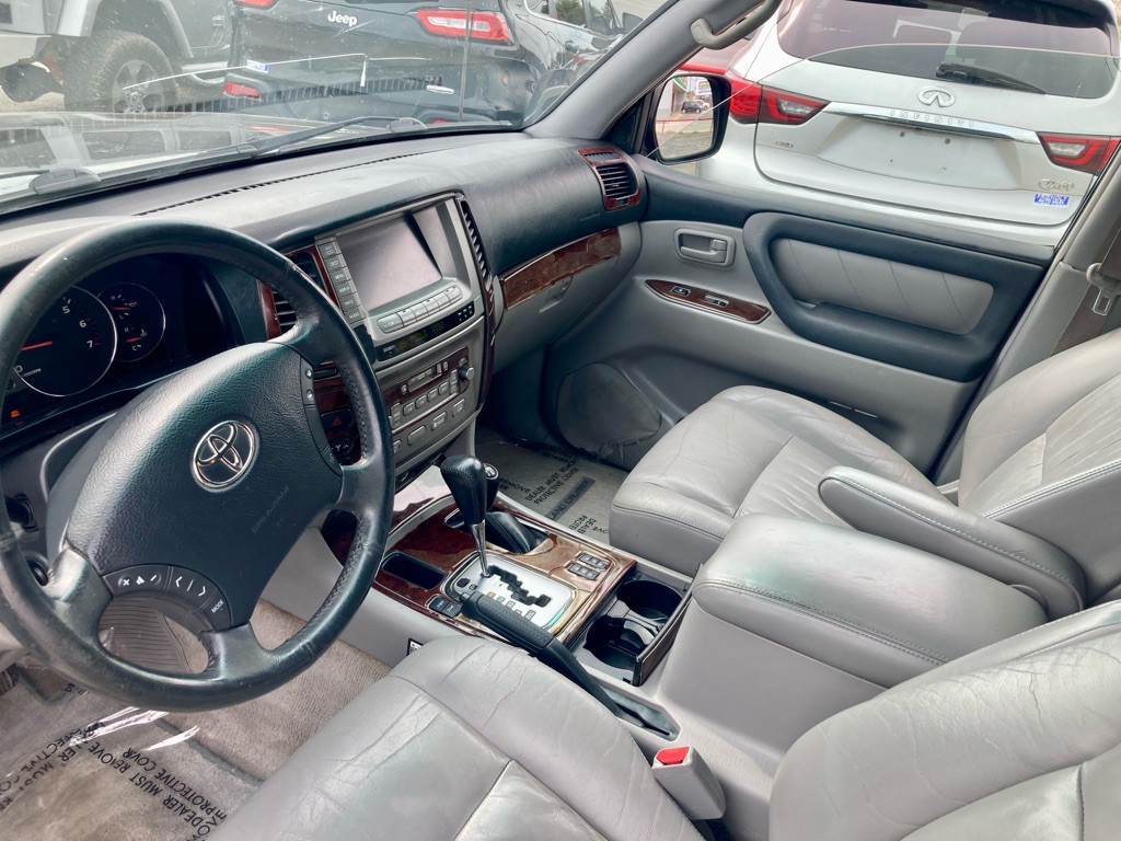 2004 Toyota Land Cruiser Image 5