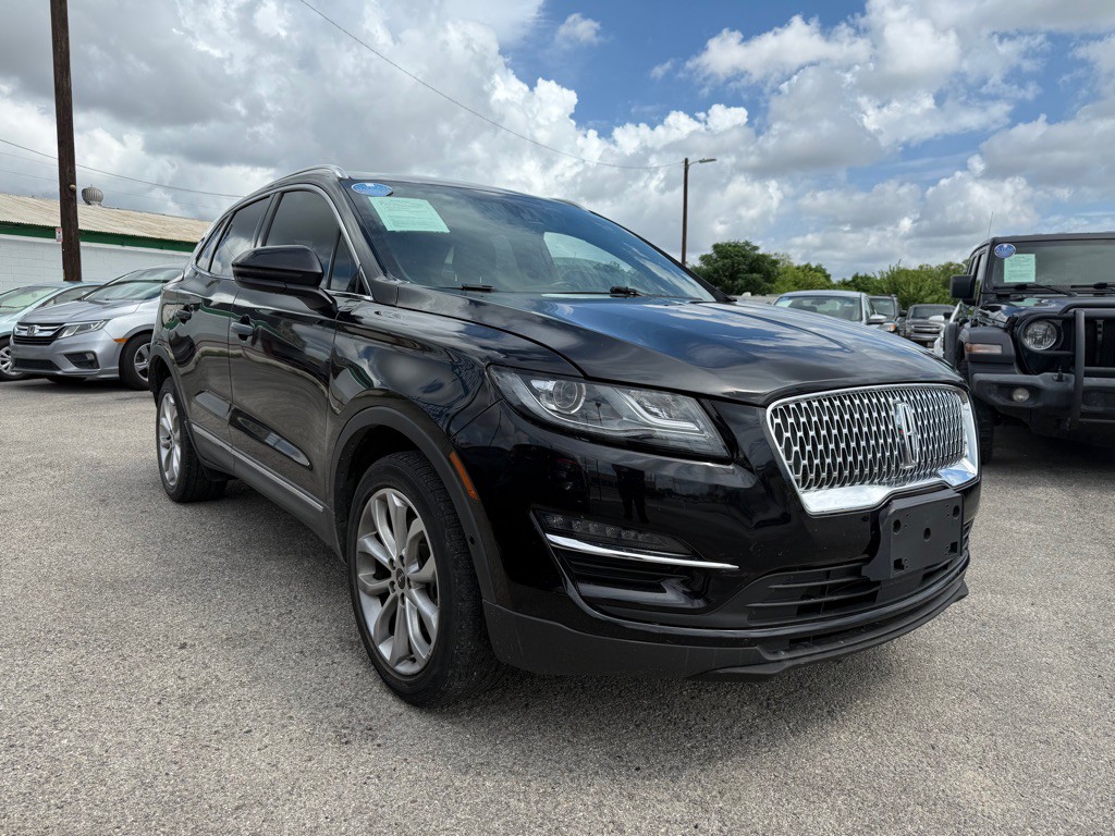 2019 Lincoln MKC Image 2