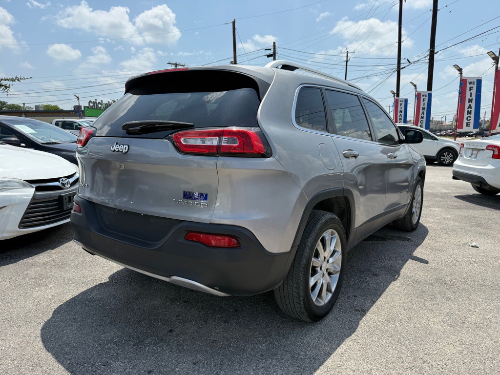 2017 Jeep Cherokee Image 3