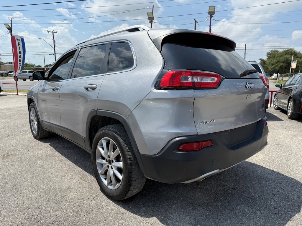 2017 Jeep Cherokee Image 4