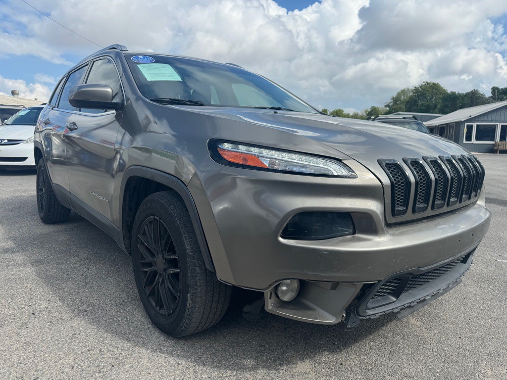 2017 Jeep Cherokee Image 2