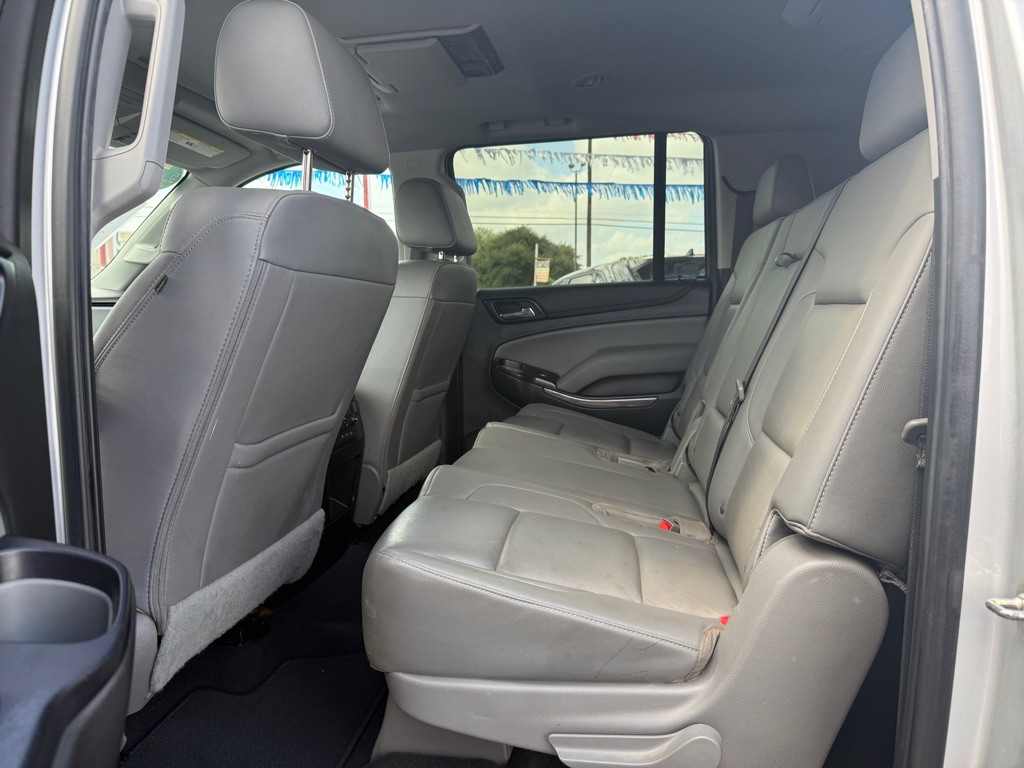 2019 Chevrolet Suburban Image 6