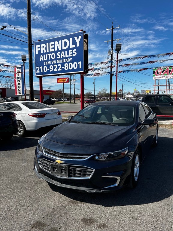 2017 Chevrolet Malibu Image 2