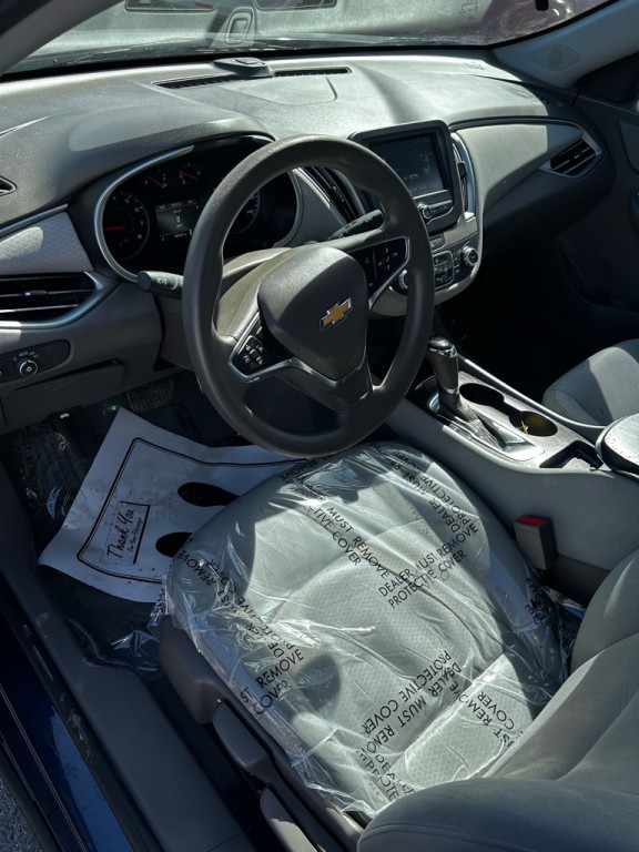 2017 Chevrolet Malibu Image 5