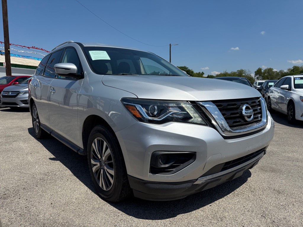 2020 Nissan Pathfinder Image 2