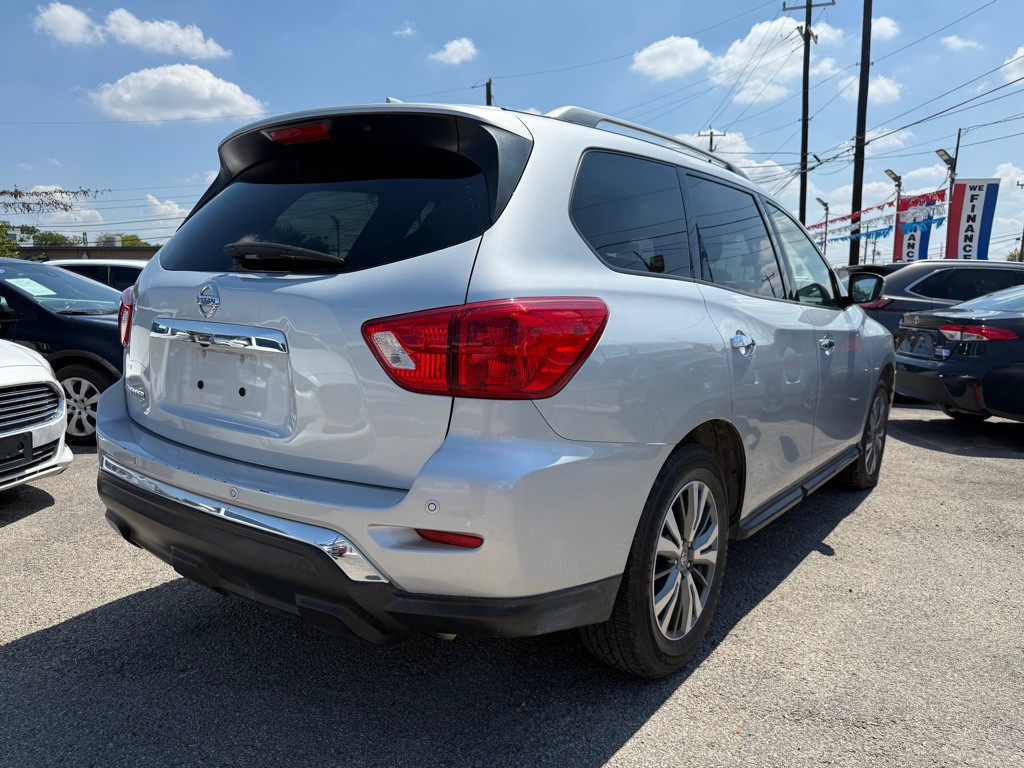 2020 Nissan Pathfinder Image 3