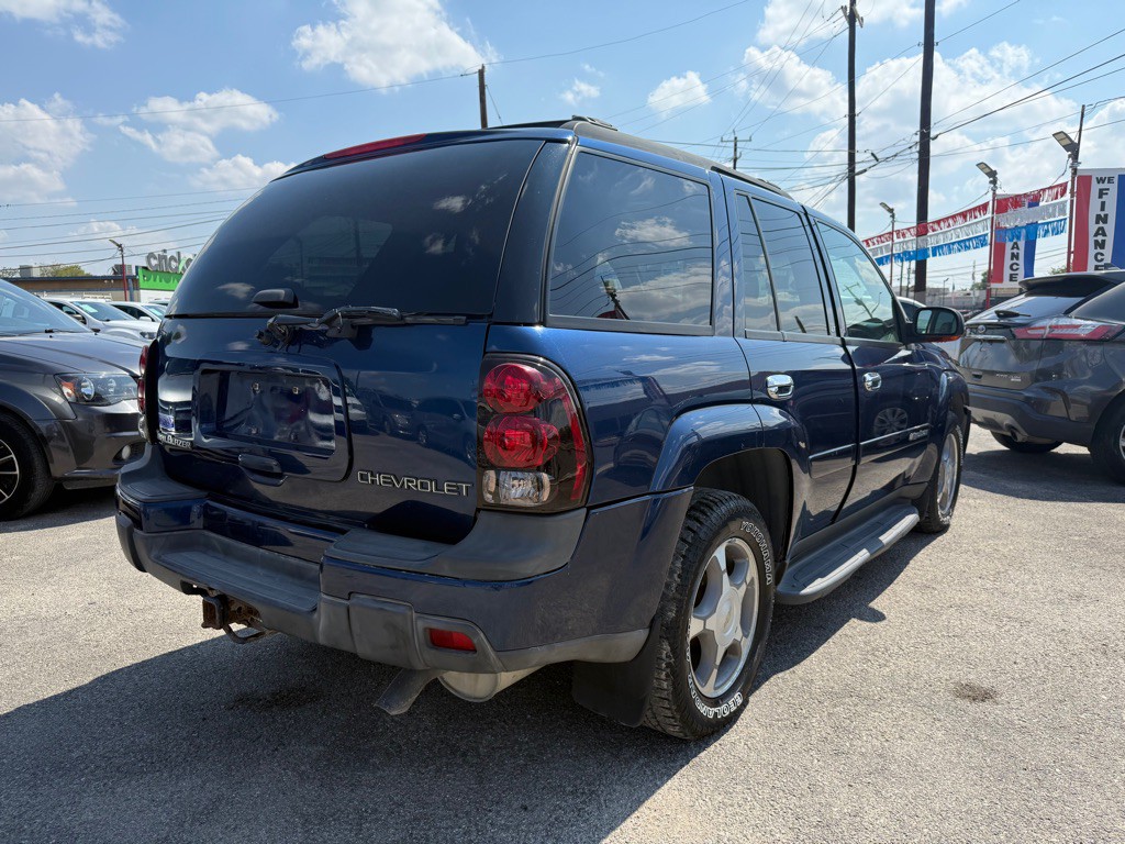 2004 Chevrolet Trailblazer Image 3