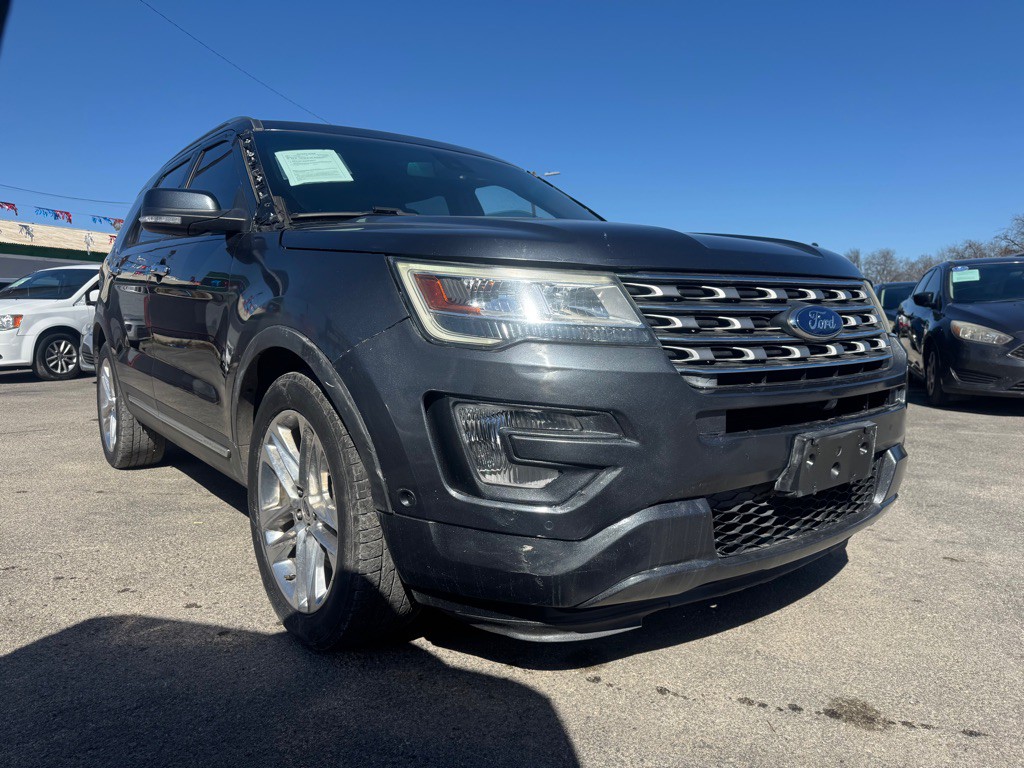 2017 Ford Explorer Image 2