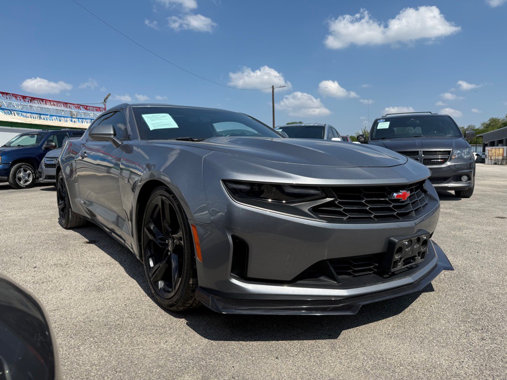2020 Chevrolet Camaro Image 2