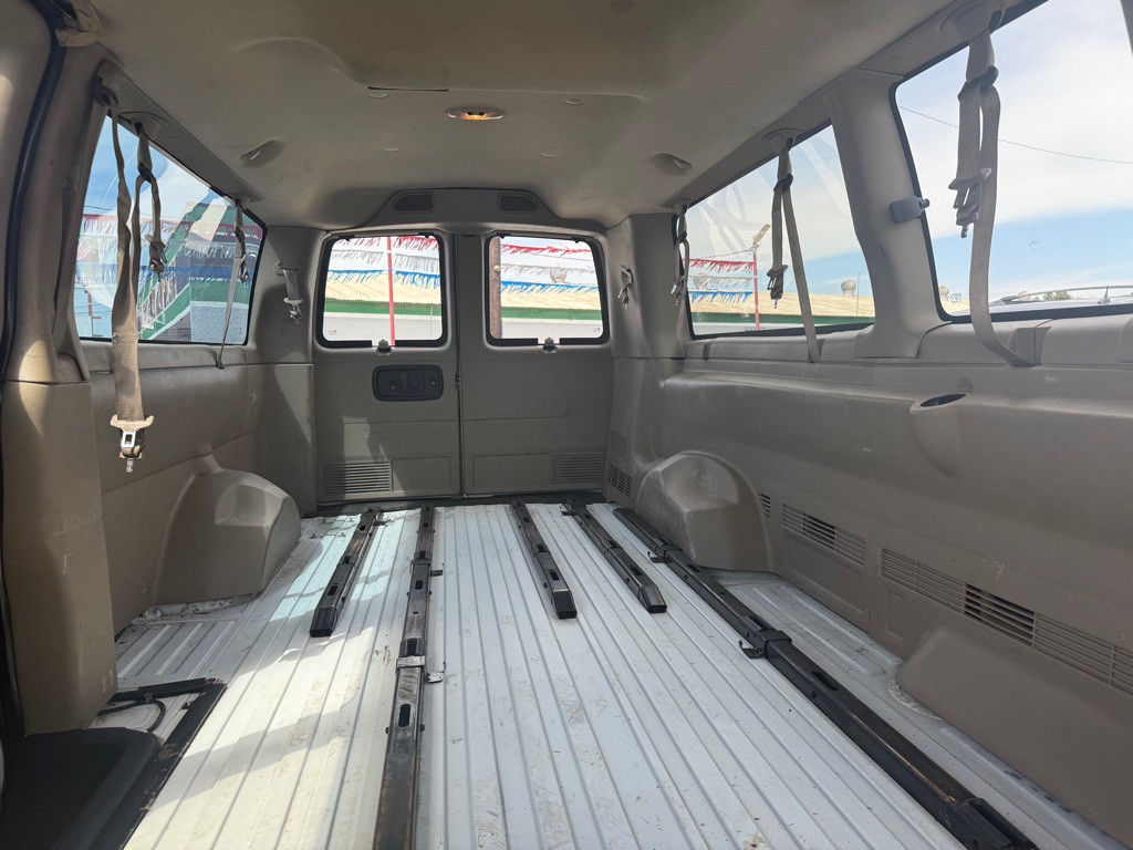2013 Chevrolet Express Image 6