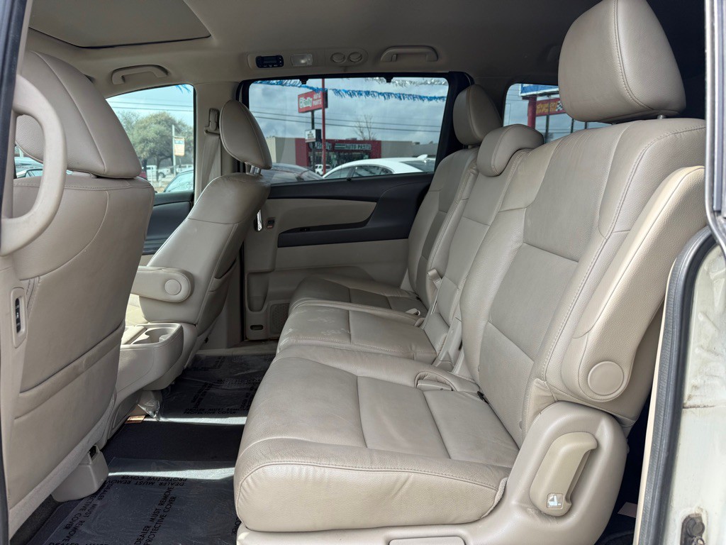 2014 Honda Odyssey Image 6