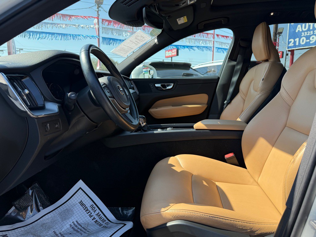 2020 Volvo XC60 Image 5