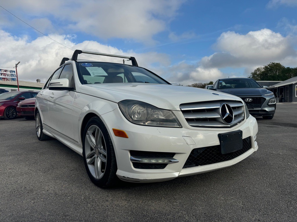 2013 Mercedes-Benz C-Class Image 2