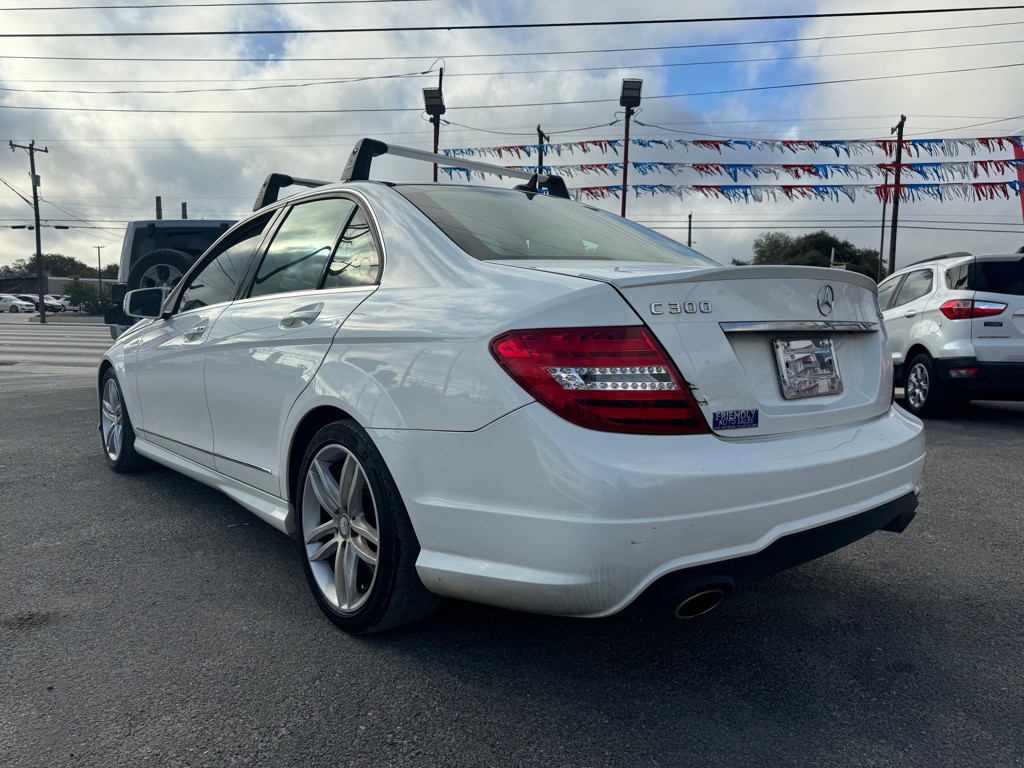 2013 Mercedes-Benz C-Class Image 4