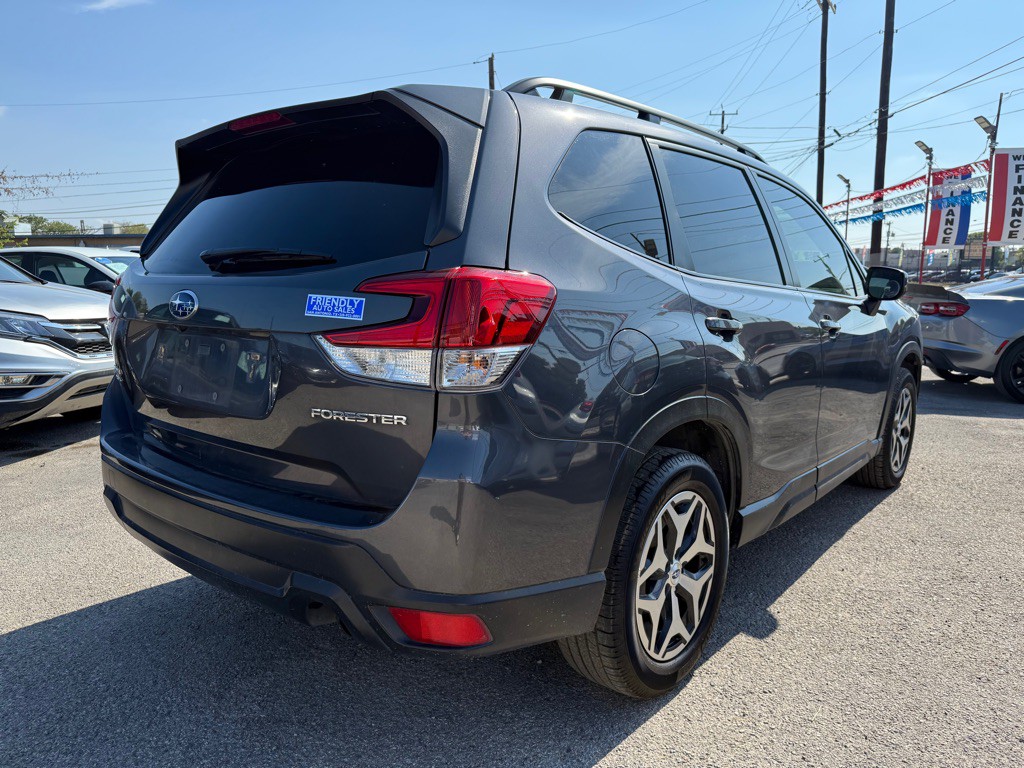 2023 Subaru Forester Image 3