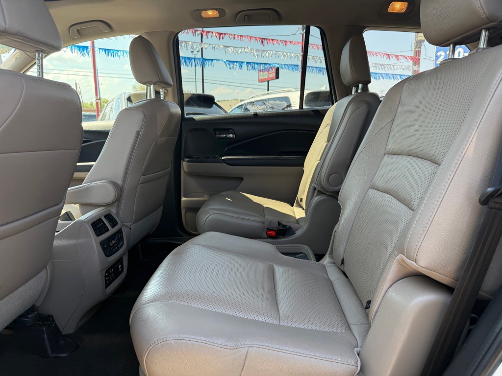 2017 Honda Pilot Image 6