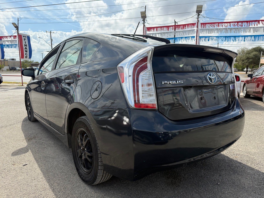 2015 Toyota Prius Image 4