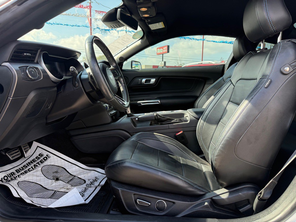 2019 Ford Mustang Image 5