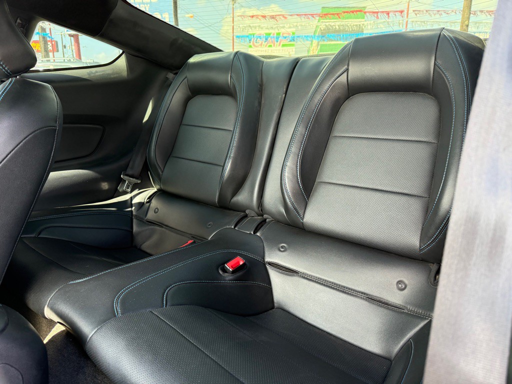 2019 Ford Mustang Image 6