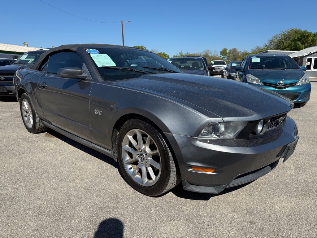 2010 Ford Mustang Image 2
