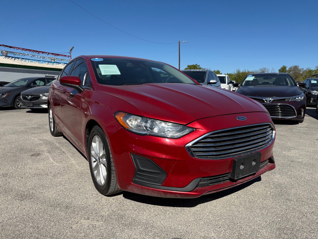 2020 Ford Fusion Image 2